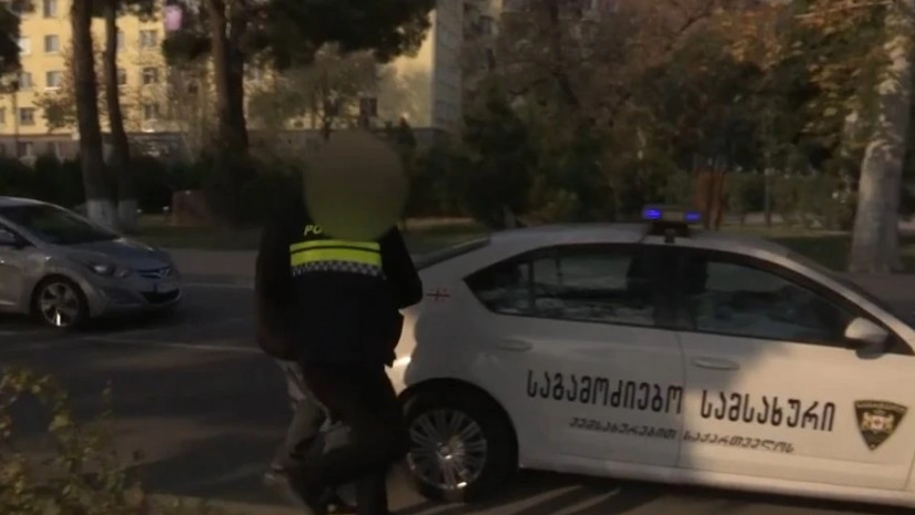 საპატრულო პოლიციის დეპარტამენტის თანამშრომლებმა თაღლითური სქემა გამოავლინეს, დაკავებულია 2 პირი