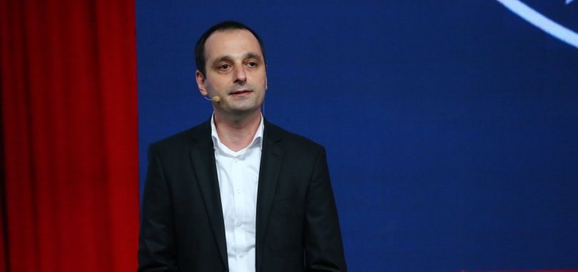 ირაკლი აბესაძე – “ქართუ ბანკის” დასანქცირება მნიშვნელოვანი დარტყმა იქნება ივანიშვილზე და მის ბიზნესპარტნიორებზეც