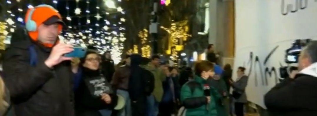 Protests continue in Tbilisi: Actors and directors march to Rustaveli Theatre
