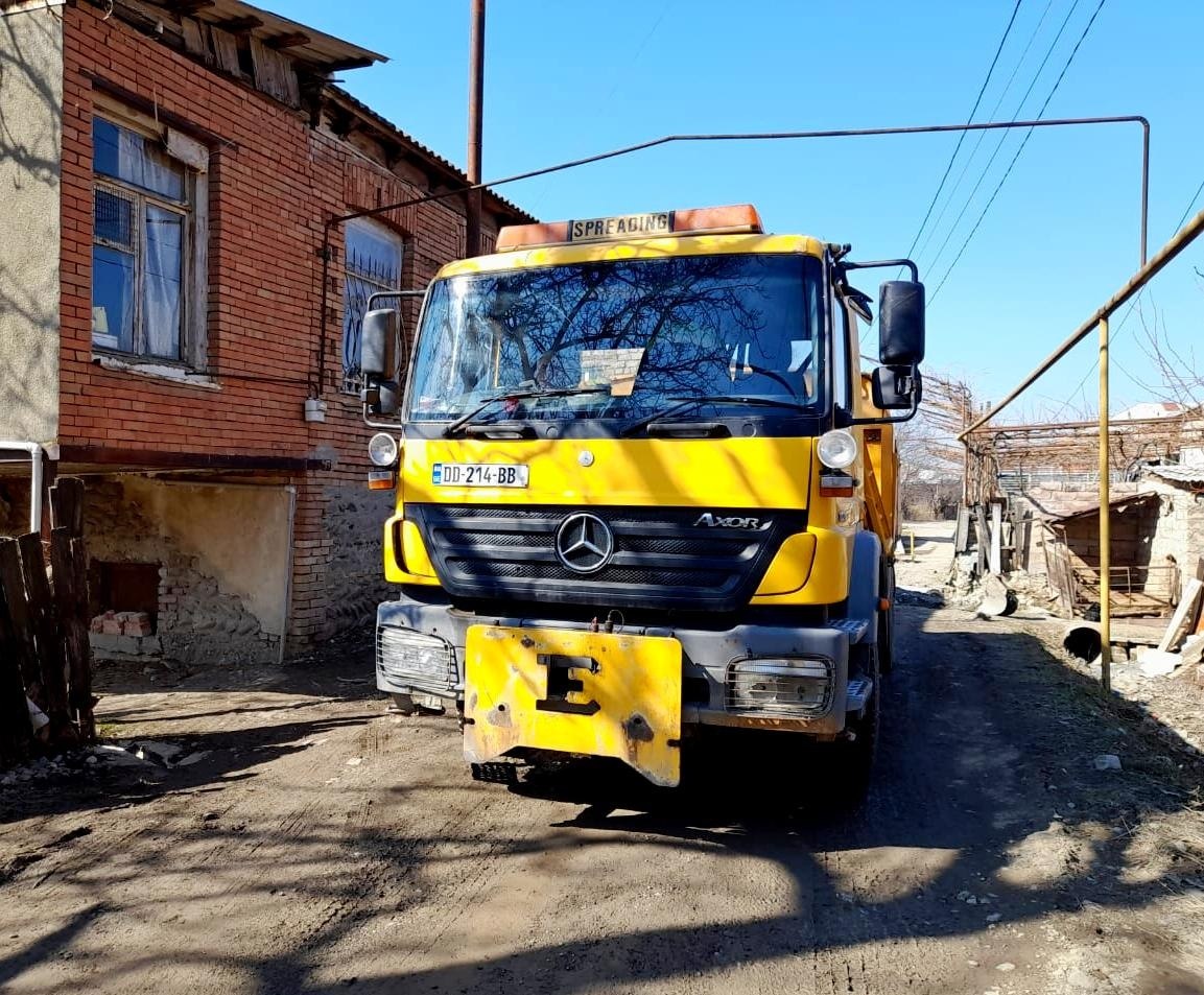 ტყვიავში შიდა საუბნო გზის რეაბილიტაცია მიმდინარეობს