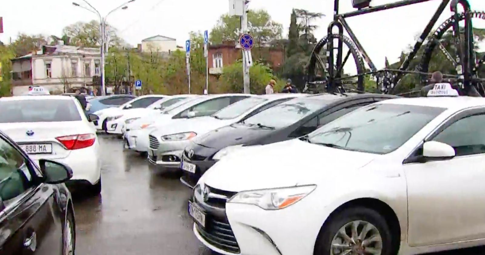 Tbilisi taxi drivers announce protest over tariffs, working conditions