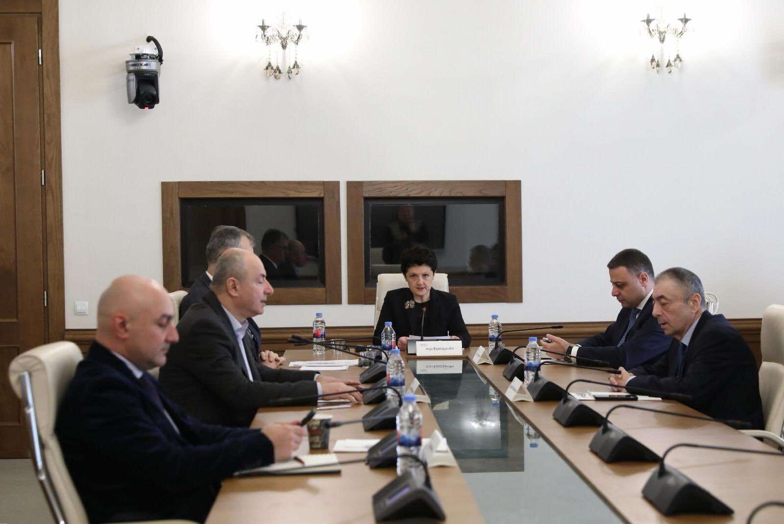 პარლამენტის დროებითმა საგამოძიებო კომისიამ როინ შავაძის მკვლელობისა და ტექნიკური უნივერსიტეტის ქონებრივი უფლებების ხელყოფის საქმეები განიხილა